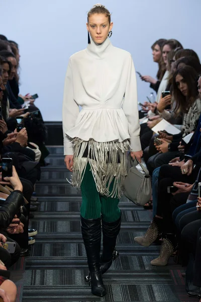 Look 13